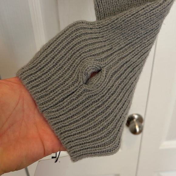 Freya Harper Freya Scarf Knit Sweater Sleeve Gray NWT - Picture 4 of 8
